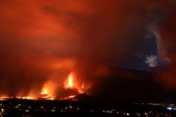 Imágenes del volcán durante la noche del 21 de septiembre. 