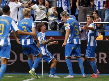 El canterano del Depor se marcó un partido soberbio. Frenó a Otero, el delantero más en forma del Sporting, e hizo un golazo para darle la victoria a su equipo. Decisivo.