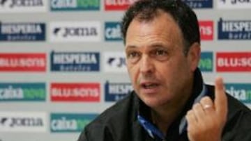 <b>EL FIN.</b> Caparrós finaliza su andadura deportivista.