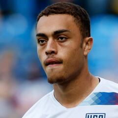 Sergiño Dest scheduled for a medical ahead of FC Barcelona move