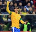 Kaká lidera a Brasil con un gol ante Japón