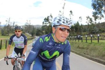 Nairo Quintana hizo un recorrido de casi 400 kil&oacute;metros por Boyac&aacute;. No es nada raro, son las carreteras de su tierra que conoce como la palma de su mano y en las que siempre entrena. Lo diferente esta vez fue que lo hizo ante los ojos de la prensa. Fue un recorrido lleno de expectativa por ver al ciclista que har&aacute; so&ntilde;ar a Colombia en el Tour de Francia y en el que tambi&eacute;n hubo un momento para parar a comer una rica arepa boyacense.