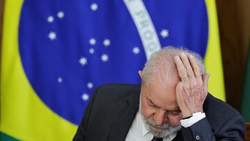Brazil's President Luiz Inacio Lula da Silva gestures, during a?breakfast?with journalists, at the Planalto Palace in Brasilia, Brazil April 6, 2023. REUTERS/Ueslei Marcelino