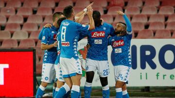 El N&aacute;poles celebra uno de sus goles ante el Empoli.