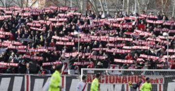 Las protestas de la afición de Rayo contra el fichaje de Zozulya y Martín Presa