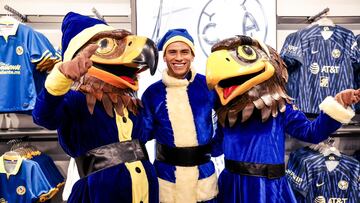 ¡De campeones a Santa Claus! Jugadores del América regalan juguetes en navidad