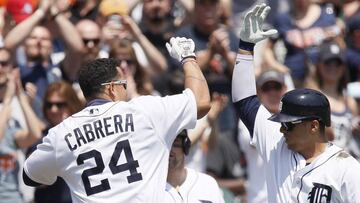 Antes de ser golpeado por una bola, Miguel Cabrera fue capaz de sacarla del campo.