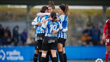 Las jugadoras del Alav¨¦s celebran un gol ante el Sevilla femenino.