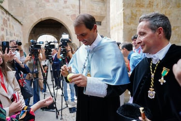 Rafa Nadal durante la ceremonia de su investidura como doctor ‘honoris causa’ por la Universidad de Salamanca. El tenista ha sido distinguido por su “resiliencia, humildad, disciplina, esfuerzo y trabajo en equipo”.