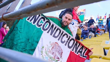Fans o Aficion during the game Chile vs Mexico (Mexican National team), corresponding to group A of Mens Soccer at the XIX Pan American Games Santiago de Chile 2023, at Elias Figueroa Stadium, on October 23, 2023.
<br><br>
Fans o Aficion durante el partido Chile vs Mexico (Seleccion Mexicana), correspondiente al grupo A del Futbol Masculino en los XIX Juegos Panamericanos Santiago de Chile 2023, en el Estadio Elias Figueroa, el 23 de Octubre de 2023.