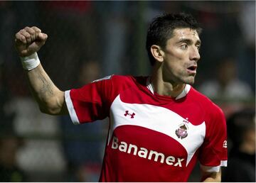 1.- Apertura 2008: 11 goles (Toluca)
2.- Clausura 2009: 14 goles (Toluca)