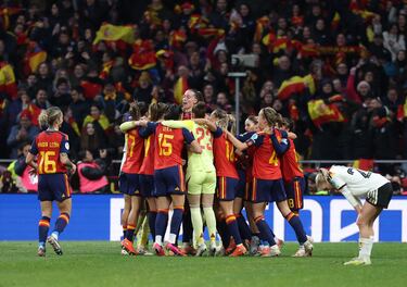 Las jugadoras españolas celebran la victoria por 3-0 ante Alemania. Las de Sonia Bemúdez conquistan su segunda Nations League.