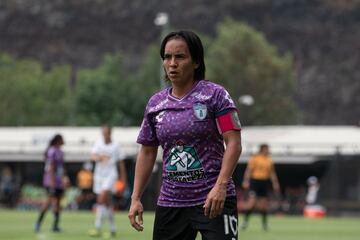 Es una histórica de la Liga MX Femenil al ser la primera jugadora en alzar el trofeo de la Copa del torneo. Asimismo, ganó el premio al mejor gol en la historia de los mundiales femeniles.