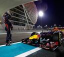 Vettel es sancionado y saldrá desde el 'pit lane'