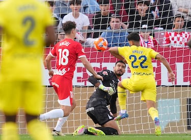 El portero del equipo gironí sigue siendo el protagonista de un equipo que no acaba de tener pegada. Gazzaniga sostuvo al equipo hasta el tiempo añadido, media permanencia será suya.