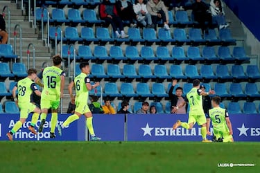 El Amorebieta tiene motivos para soñar con la permanencia. El conjunto vasco venció al Andorra con un solitario y salvador gol de Bustinza, en el minuto 88. Un tanto que le mete de lleno en la pelea por la salvación y que tiene una curiosidad. Justo ayer se cumplían cinco años de su último tanto.El Amorebieta tiene motivos para soñar con la permanencia. El conjunto vasco venció al Andorra con un solitario y salvador gol de Bustinza, en el minuto 88. Un tanto que le mete de lleno en la pelea por la salvación y que tiene una curiosidad. Justo ayer se cumplían seis años de su último tanto.