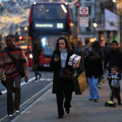 How will inflation impact holiday shopping this year?