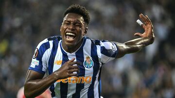 Samu Omorodion durante un partido de Europa League con el Oporto.