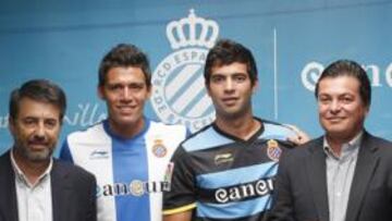 <b>MARICAHIS PERICOS. </b>Newton, Héctor Moreno, Amat, Jesús Almaguer y Juan Carlos González, ayer, en la Sala President de Cornellà.