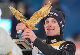 Domen Prevc emula a su hermano Peter: campeón del Cuatro Trampolines