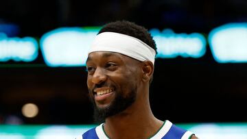 Kemba Walker #34 of the Dallas Mavericks on the court against the New York Knicks in the first quarter at American Airlines Center on December 27, 2022 in Dallas, Texas.