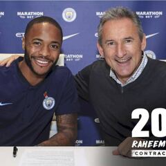 Sterling renueva con el Manchester City hasta 2023