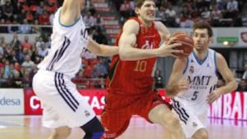 Damjan Rudez durante un partido hace dos temporadas con el CAI Zaragoza ante el Real Madrid.