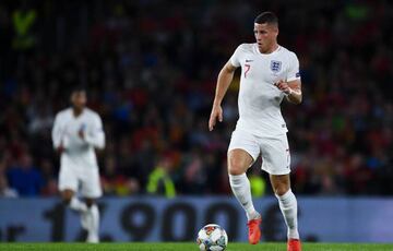 Ross Barkley of England runs with the ball during the UEFA Nations League A group four match between Spain and England at Estadio Benito Villamarin on October 15, 2018 in Seville, Spain.