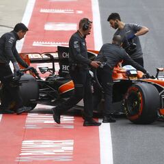 Alonso, 30 puestos de sanción: McLaren lleva 140 este año