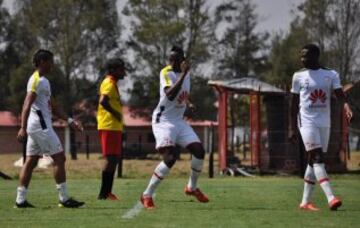 El vigente campeón de la Copa Sudamericana venció 8-0 y 3-0 en doblete a Bogotá