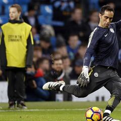 Claudio Bravo explica cómo ha enfrentado las críticas en la Premier