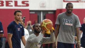 Stephen Curry, Chris Paul y Kevin Durant, en la concentración del Team USA.