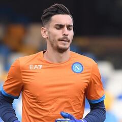 Alex Meret aprovecha la ausencia de David Ospina