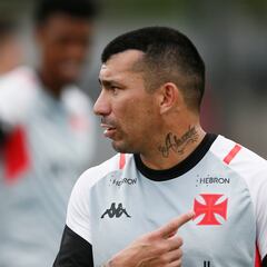 Medel cuenta el secreto de su renacer en Brasil y responde la gran pregunta: su vuelta a la UC