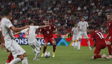 1-1. Gavi marca el primer gol de la selección española.