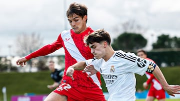 Dasilva y Manuel Ángel, durante el Real Madrid Castilla - Sevilla Atlético.