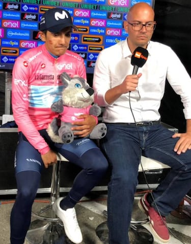 Carapaz: “No quise quitarme la camiseta rosa ni para dormir”