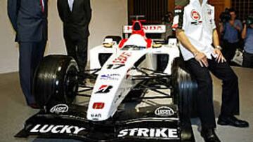 <b>SUBIENDO ESCALONES</b>. Tras ser probador de BAR en 2001 y correr para Jordan en 2002, Takuma será el segundo piloto de BAR-Honda.