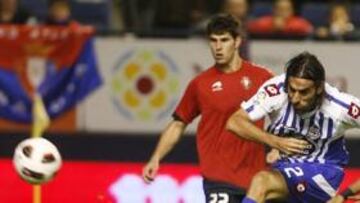 <b>DISPUTADO. </b>Juan Rodríguez tuvo un ocasión , pero la defensa de Osasuna, la mala suerte y la falta de puntería evitaron el gol.