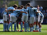 Los jugadores del Celta hacen piña antes de enfrentarse al Friburgo en Balaídos