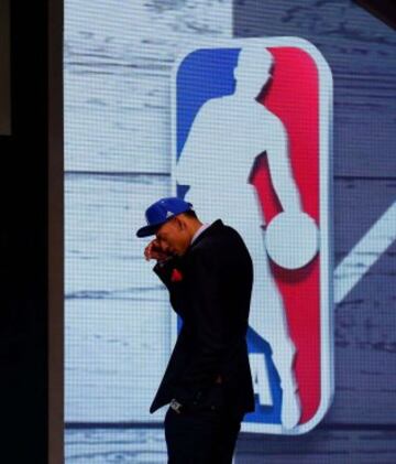 Isaiah Austin, elegido honoríficamente. Se tiene que retirar por una enfermedad. 