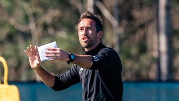 Fuchs, entrenador asistente del Charlotte FC.
