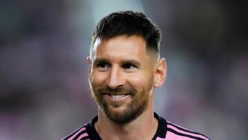 FORT LAUDERDALE, FLORIDA - FEBRUARY 15: Lionel Messi #10 of Inter Miami CF smiles before a friendly match against Newell's Old Boys at DRV PNK Stadium on February 15, 2024 in Fort Lauderdale, Florida.   Rich Storry/Getty Images/AFP (Photo by Rich Storry / GETTY IMAGES NORTH AMERICA / Getty Images via AFP)