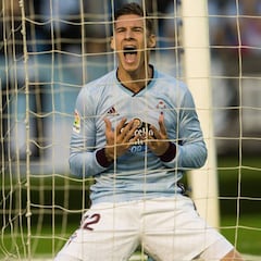 Recuperar a Rafinha y Santi Mina es el gran objetivo del Celta