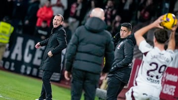 Alberto González durante el partido de LaLiga Hypermotion contra el Levante.