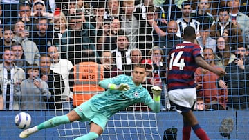 Alexander Isak’s last minute penalty could prove vital for Newcastle who salvaged a point at Brighton. The battle for Champions League places heats up.