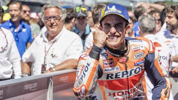 Marc M&aacute;rquez celebrando su victoria en Assen.