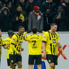 Reyna vuelve a salvar al Dortmund