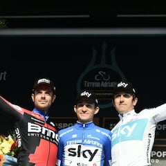 Kwiatkowski gana la carrera y Landa cae del podio en la CRI