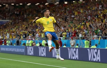 1-0. Philippe Coutinho celebró el primer gol.